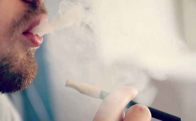 美國電子煙肺病案例持續增加,患者破千致死增至 18 人