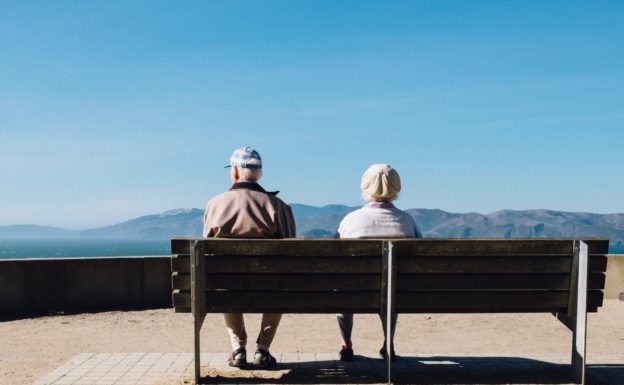 研究發現,走路速度較慢的中年人老得更快