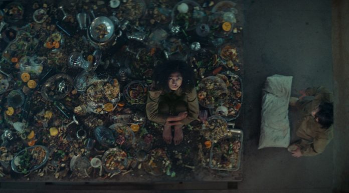 《寄生上流》出「監獄版」?《絕命大平台》上下層階級殺很大!