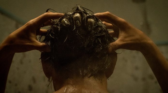 《怨咒》周約翰再現影史經典鬼洗頭