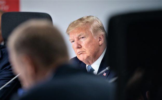 一張 10 萬元醫療帳單為何能衝擊川普選情,成為美國人心裡的痛?