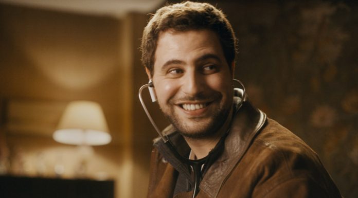 《我出去醫下》美食外送員「戴AirPods」秒變醫生