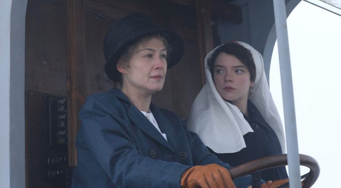 羅莎蒙派克為演《居禮夫人:放射永恆》練成左撇子